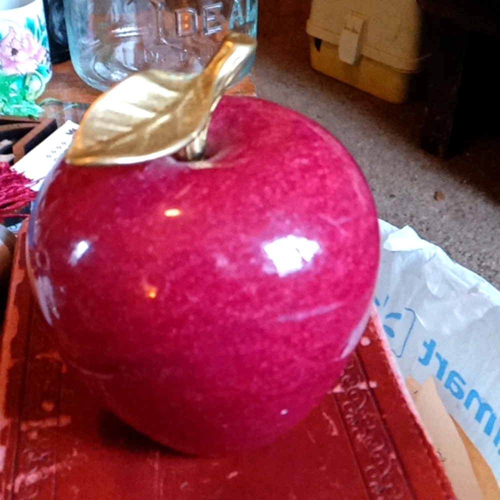 Vintage Red Apple Realistic Polished Stone Marble Alabaster - Picture 4 of 4
